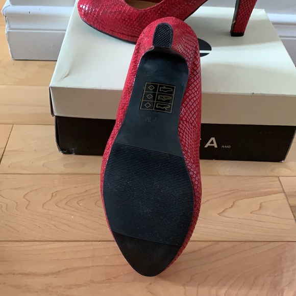 Chaussure - Picture 3 of 3